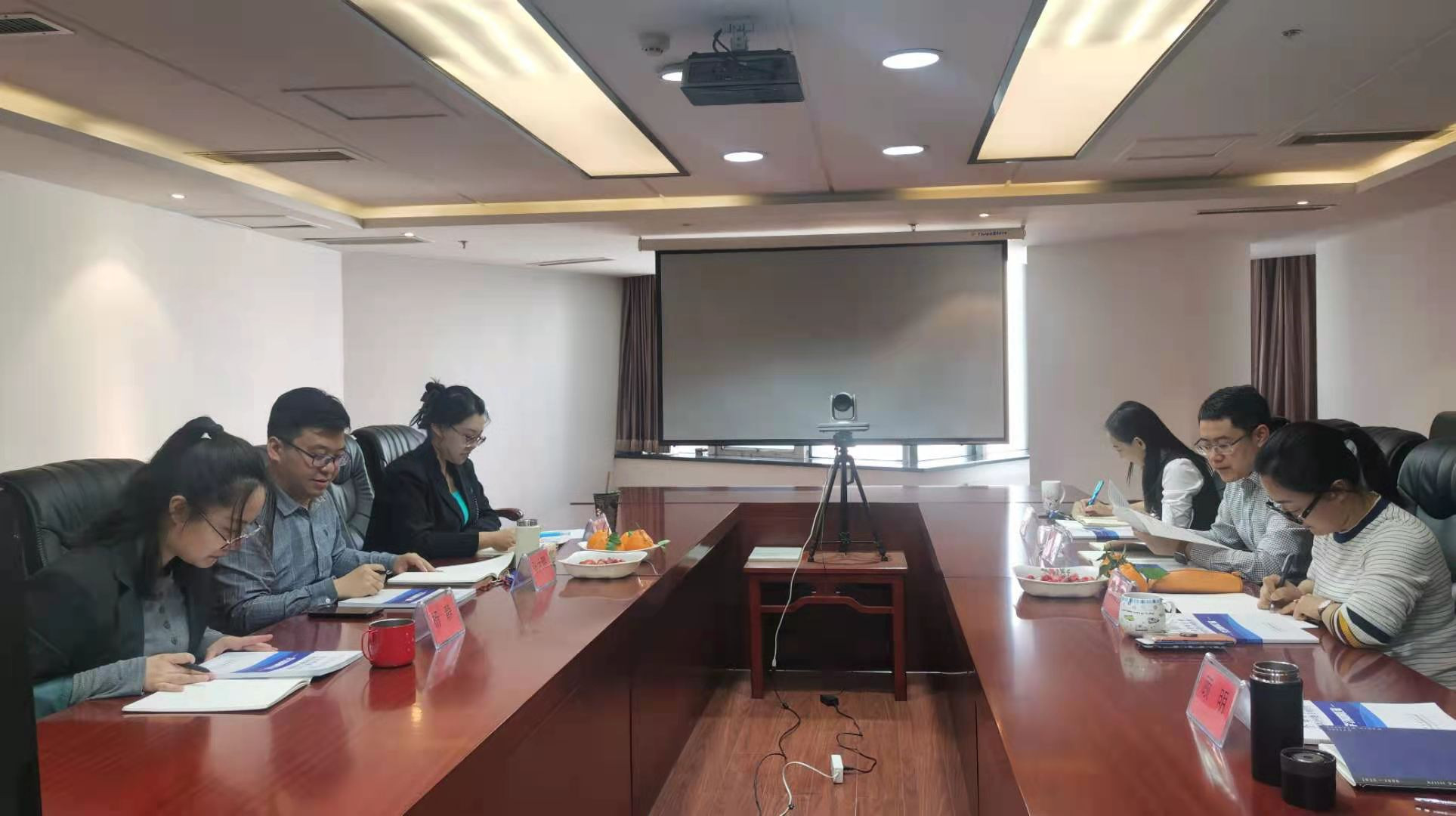 专题会_副本.jpg